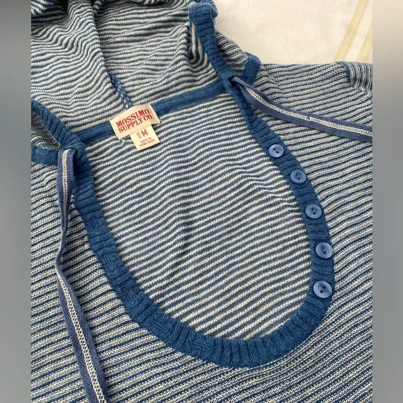 💯%Cotton, Soft, Lightweight and Comfy! Blue Striped, Hooded, Scoopneck Sweater - Picture 4 of 12